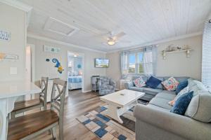 Sea and Sun Unit 6 by Vacation Homes Collection