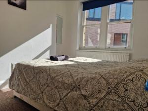 Bright Double Bedroom in King's Cross St Pancras Eurostar
