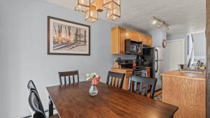 Slalom by AvantStay Walk to Ski Slopes