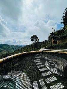 GLAMPING ENTRE MONTES Y CAFETALES