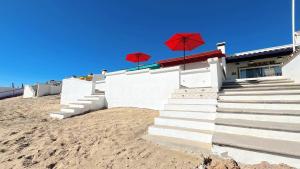 Charming & Cozy Beachfront Condo Las Olas I 19