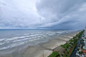 Beira-mar, 110mt, 3 dorms, linda vista