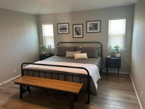 Lakefront Granbury, fishing, quite neighborhood, relaxing!