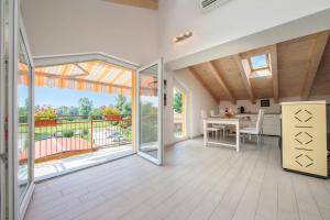 Silver Lake Apartment - Happy Rentals