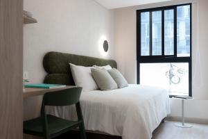 Modern 2BR in Miraflores, Pool, Walk to Larcomar