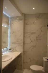 Sunny Beach Luxury Apartment - Free Beach & Pools