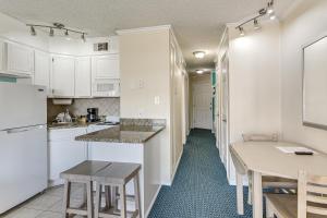 Unwind Poolside, Walk to Shore! Galveston Getaway