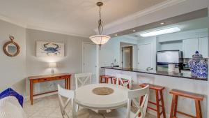 308 Summerhouse by AvantStay