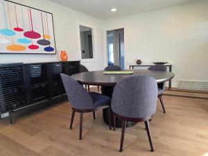 2BR Near Medical Center w Free Parking & Laundry