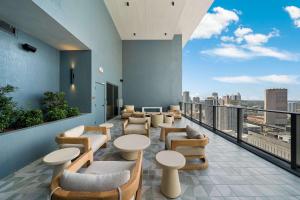 Cielo Studio- Downtown Location and City Views