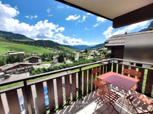 Studio moderne rénové avec balcon au Grand-Bornand - FR-1-458-143