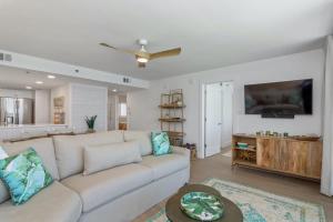 One Seagrove Place 1605