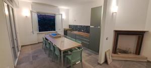 Villa, piscina, lago di pesca, tennis fino a 19 posti