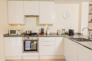 10 Tivoli Mews - By Luxury Apartments