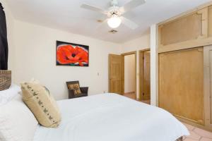 Quiet Bungalow near Beach Barefoot Bungalow 3