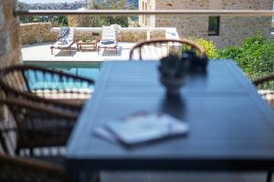 LUMARE - An Icon Above the Sea