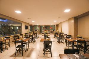 Flat em Hotel 4 Estrelas - Adress - 10 Andar - Vista para Avenida