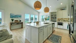 Free Heated Pool Golf Cart Zone Sea La Vie by AvantStay