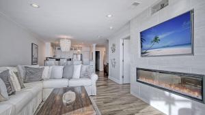 412 Seascape by AvantStay