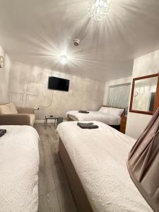 RS Prime Inn Birmingham Premium Private Rooms & 2 Double Beds Apartment With Bathroom & Kitchen, Free Parking Near NEC, Airport, HS2 Birmingham