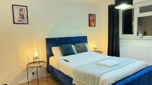 RNM Worcester - 3Bed Property, Double Driveway, Entire Private Place with Large Lounge and Garden