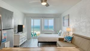 Sun-kissed by AvantStay Beachfront Access