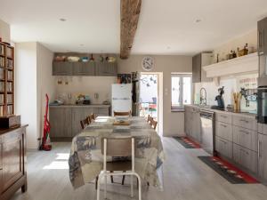 Charming Stay in Molesme