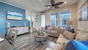 2 Homes in Old Town by AvantStay Sleeps 19 Pool Newly Built Walk to Eats Music More