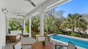 Serenity at Surfside by AvantStay