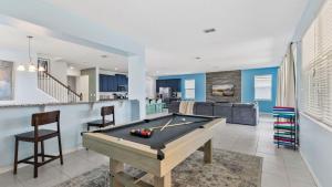 Minutes to Disney Parks Universal Sleeps 21 w Pool Hot Tub Game Room