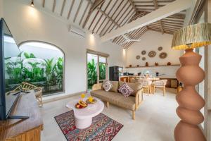 Bambola - Spacious Patio Villa with Large Private Pool