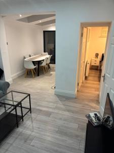 hamilton spacious flats