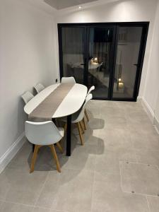 hamilton spacious flats