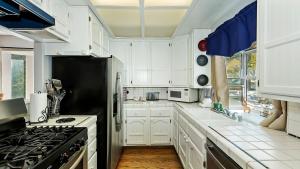 Mountain Palette by AvantStay Hot Tub Game Room Deck Sweeping Views