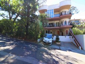 Roses Beach Apartment for 6