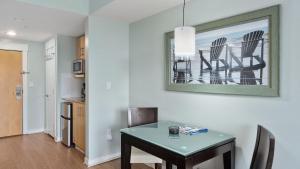 2 Resort Studios by AvantStay Sleeps 8 Pool Shuttle Tennis Near Baytowne Beach