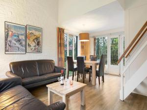 Lakeside Retreat for 5
