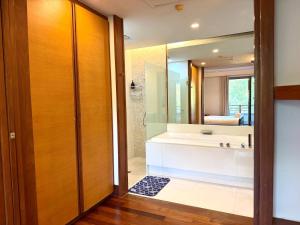 Spacious 2BR by the Beach with Amazing Views