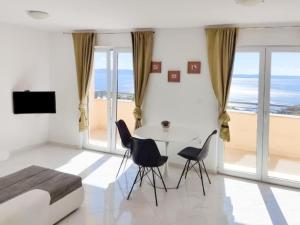 Beach Holiday Home in Makarska