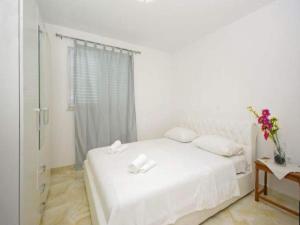 Beach Holiday Home in Makarska