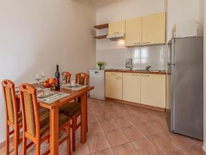 Banjole Apartment with Pool for 4