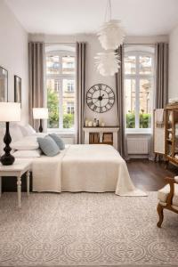 Emerald Art Maison - 94 m2, 2 Bedrooms, 2 Bathrooms, Riverside Old Town