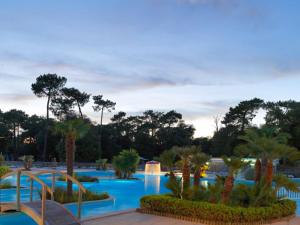 Mobil home confortable avec terrasse - 6 pers. - API-1-52-2061