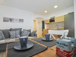 Apartamento acogedor en el centro de LEscala con terraza privada - HISP-7-28