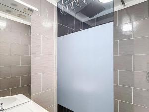 Studio rénové Pied des pistes Balcon WIFI gratuit - FR-1-267-341