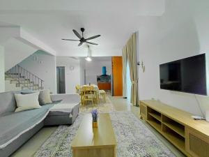IHomes33 Kaloi PD Near Beach with Pool & BBQ, 5-15 Pax