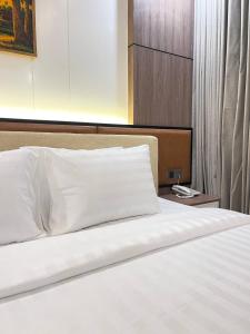 Champs Elysees Hotel & Suites