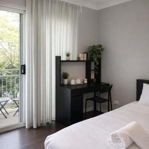 Cozy Double Room - Central Spot - Shared Bathroom