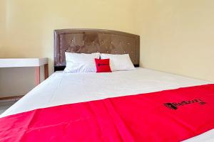 RedDoorz at Golden Cempaka Medan