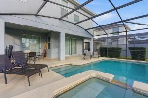 Cozy 6Bdrms At Storey Lake- Close to Disney